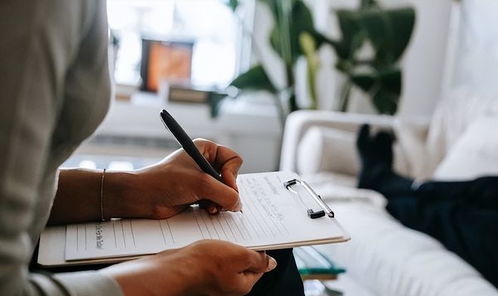 被曝光后才知道的真相 地方财政吃紧的原因，钱都是这样子花掉的——网络技术的咨询服务